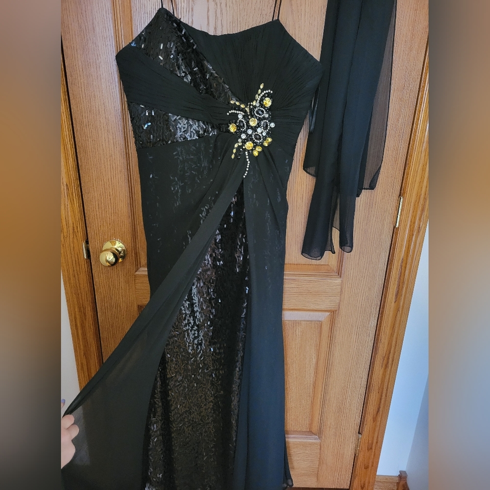 Formal Gown - Picture 2 of 4